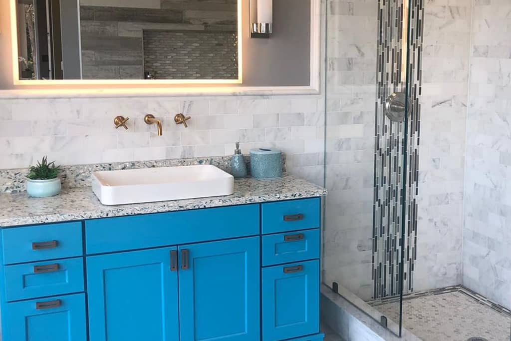 4 Expert Tips for Choosing Your Bathroom Cabinets