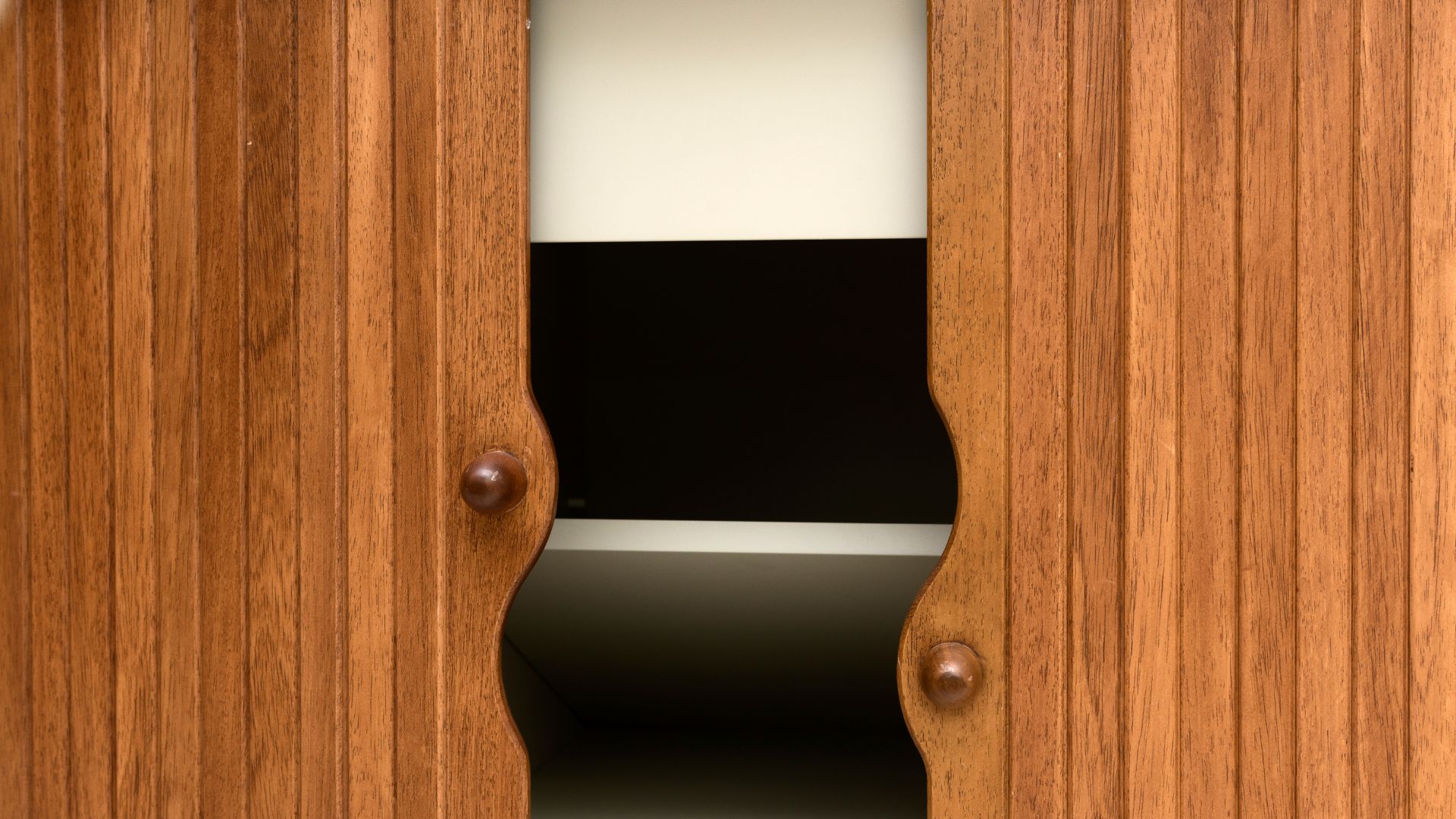 Accordion Cabinet Door A Fun Approach