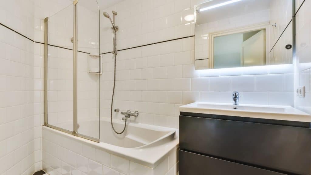 Small Bathrooms with Bathtub Ideas 104 Small Bathrooms with Bathtub Ideas 1