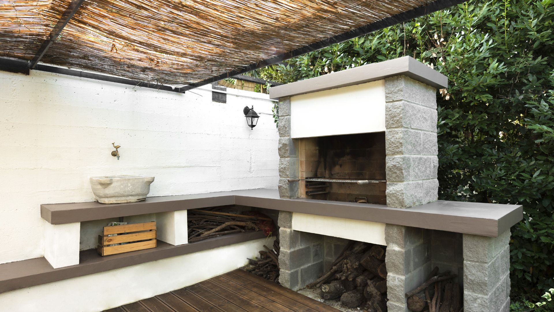 Pro Modern Finishes To Enhance Your Outdoor Kitchen Remodel