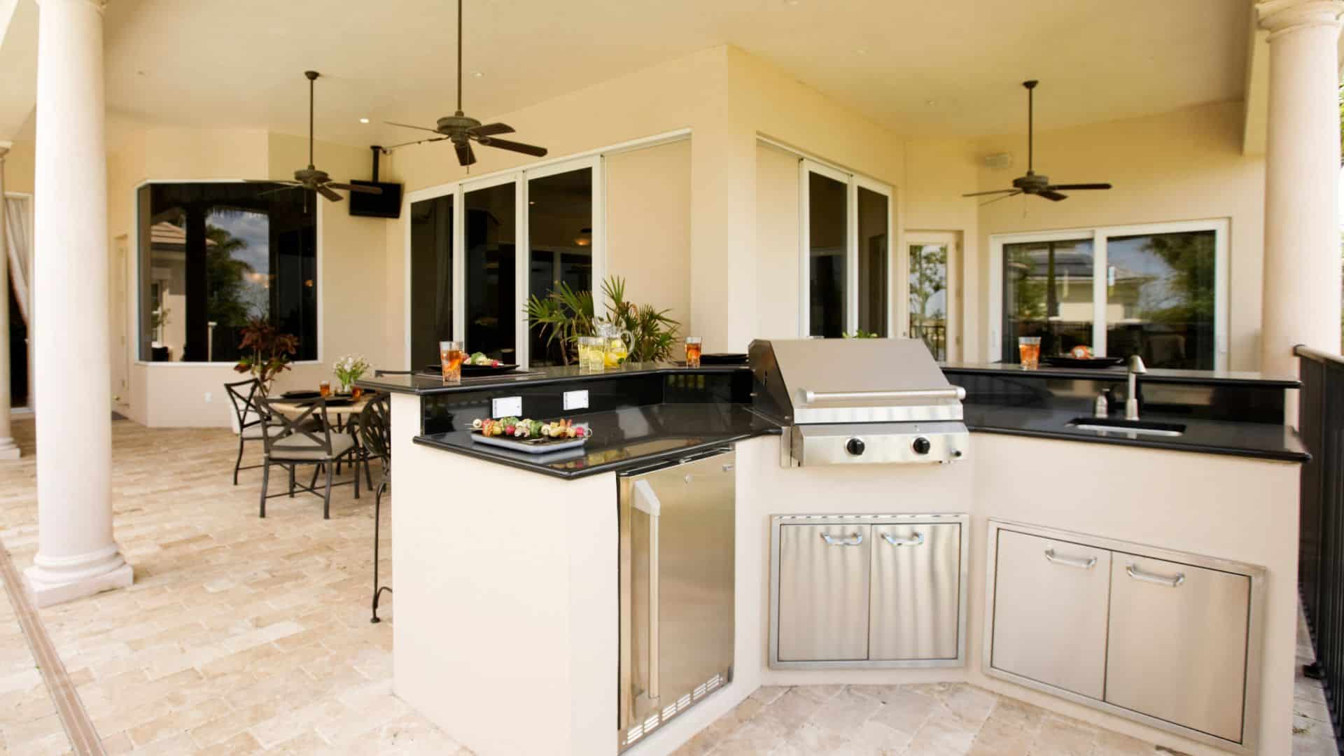Pro Tailor Your Outdoor Kitchen