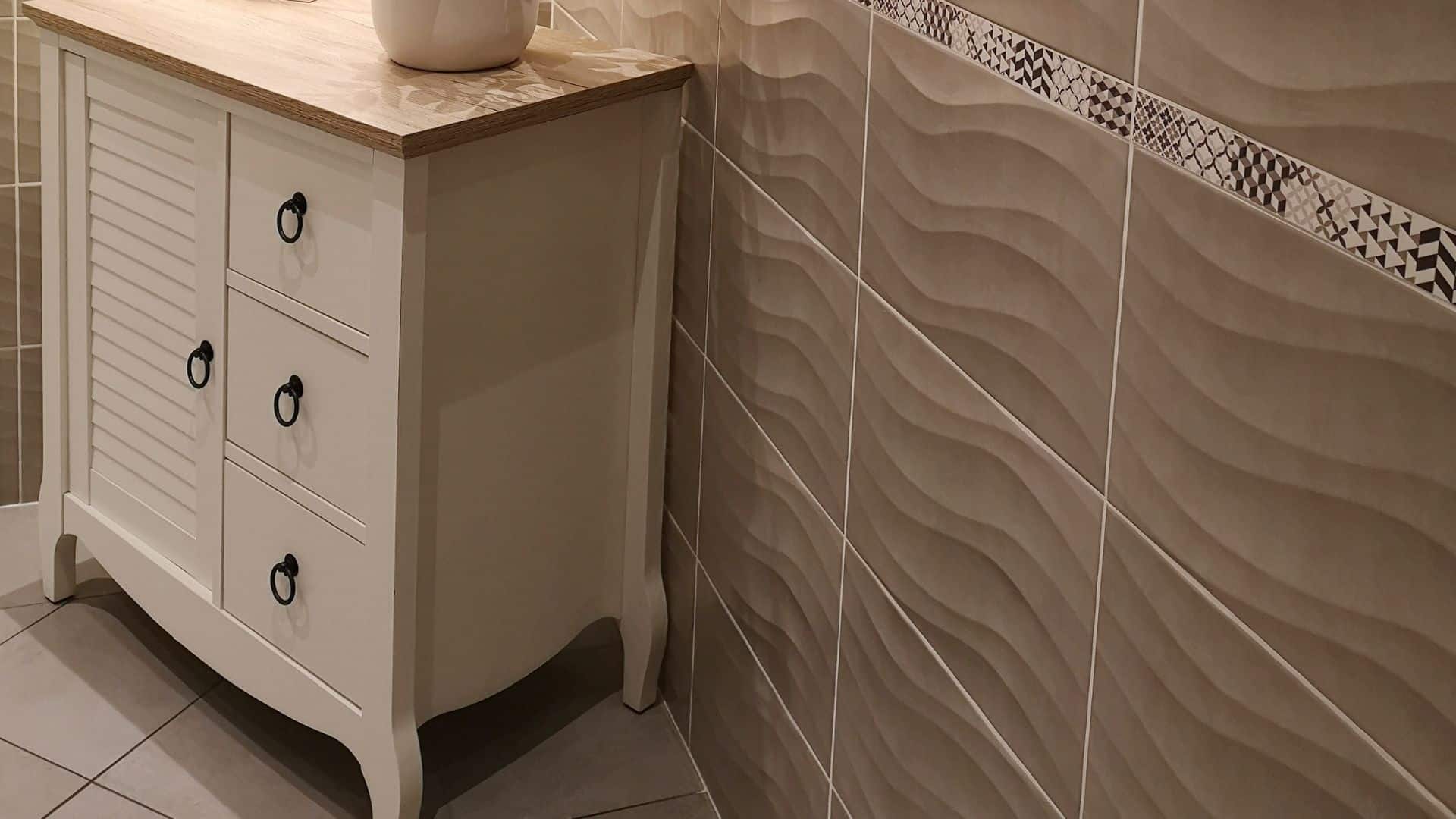 Free Standing Bathroom Cabinets Help Or Hindrance