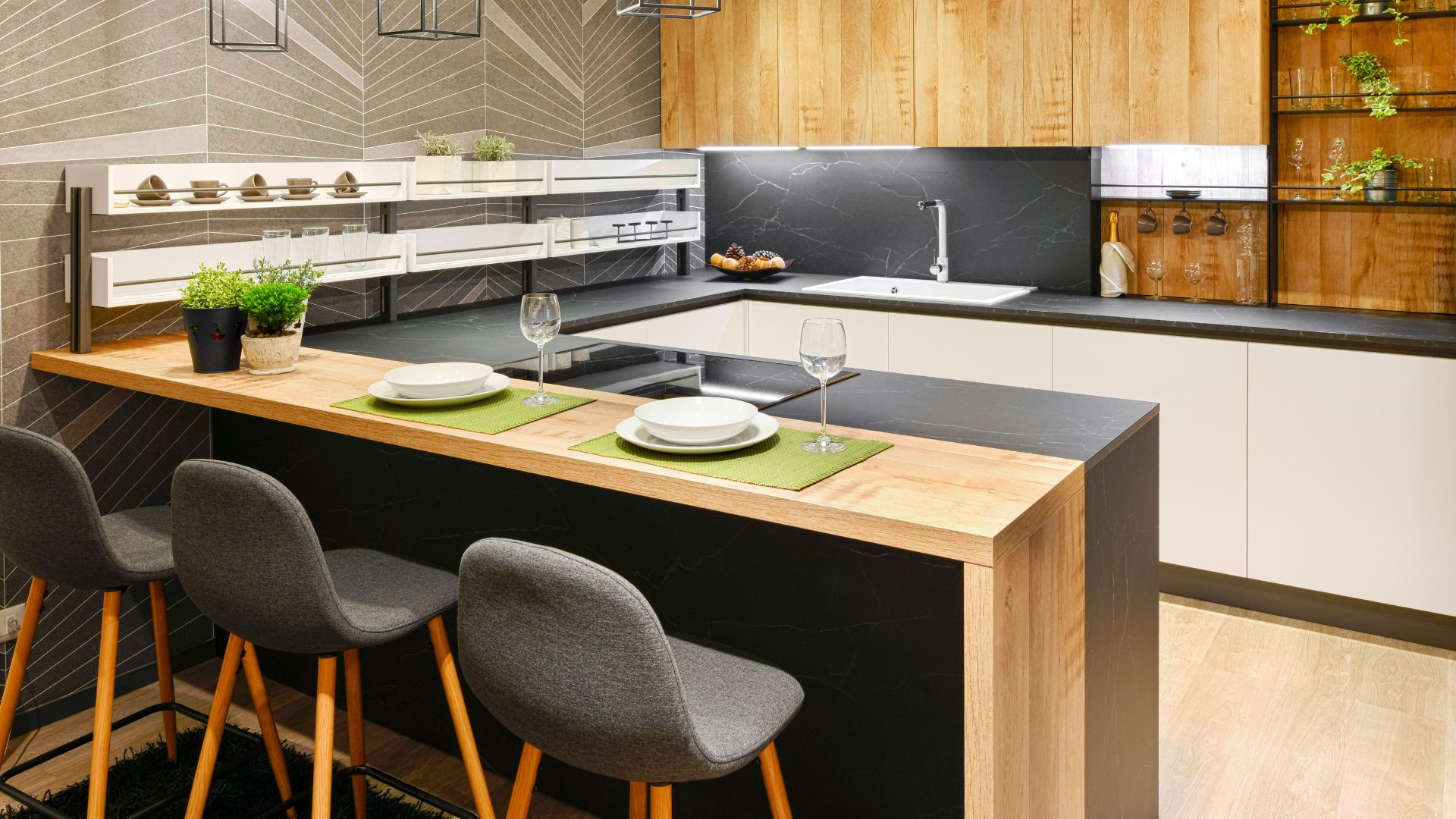 Kitchen Peninsula With Bar Seating