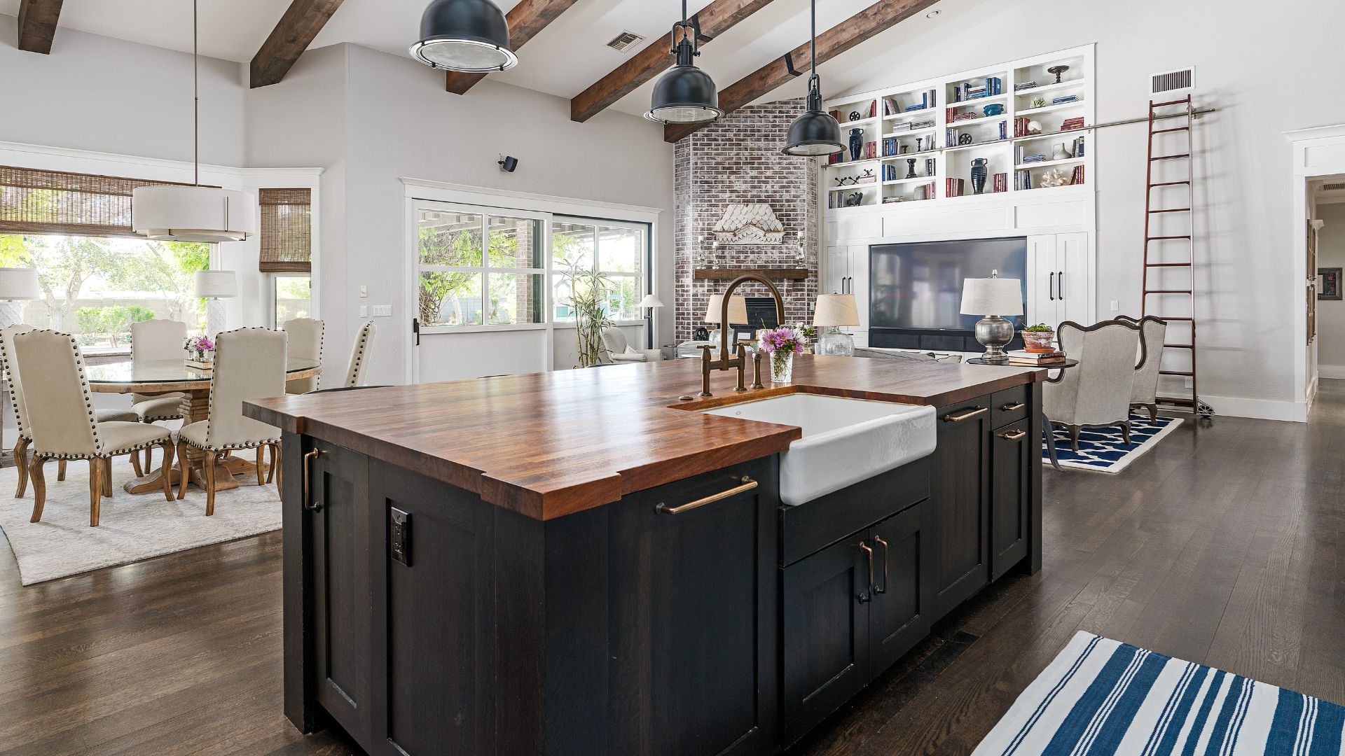 Black and Natural Wood Kitchen Cabinet Designs