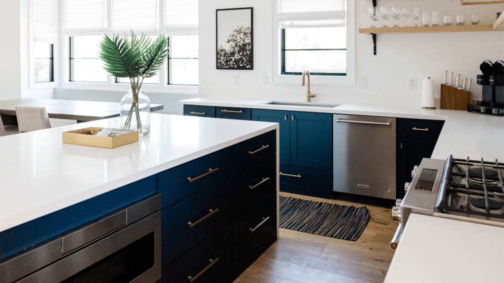 Kitchen Cabinet Ideas for a Classic and Modern Look 3 COLORED CABINETS FOR A MODERN LOOK