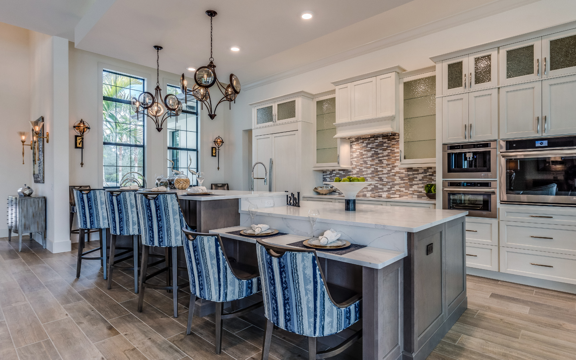 Timeless Kitchen Islands: 30 Tried & True Design Tricks 4 Choosing the Right Island Finish 1