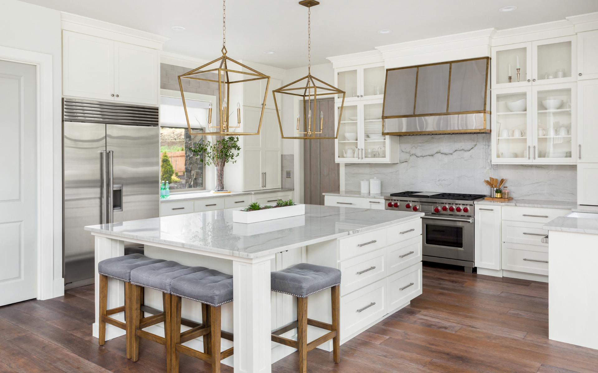 Timeless Kitchen Islands: 30 Tried & True Design Tricks 5 Clever Island Storage Solutions 1