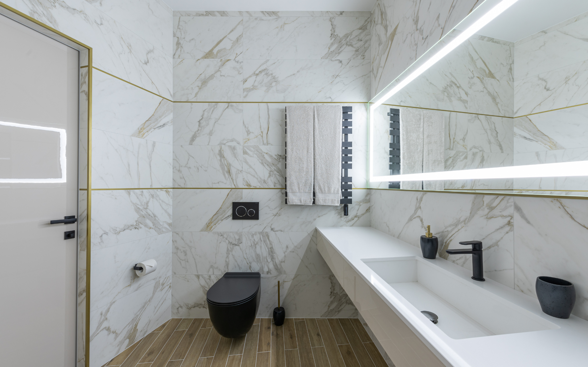 Give Your Derriere the Royale Treatment