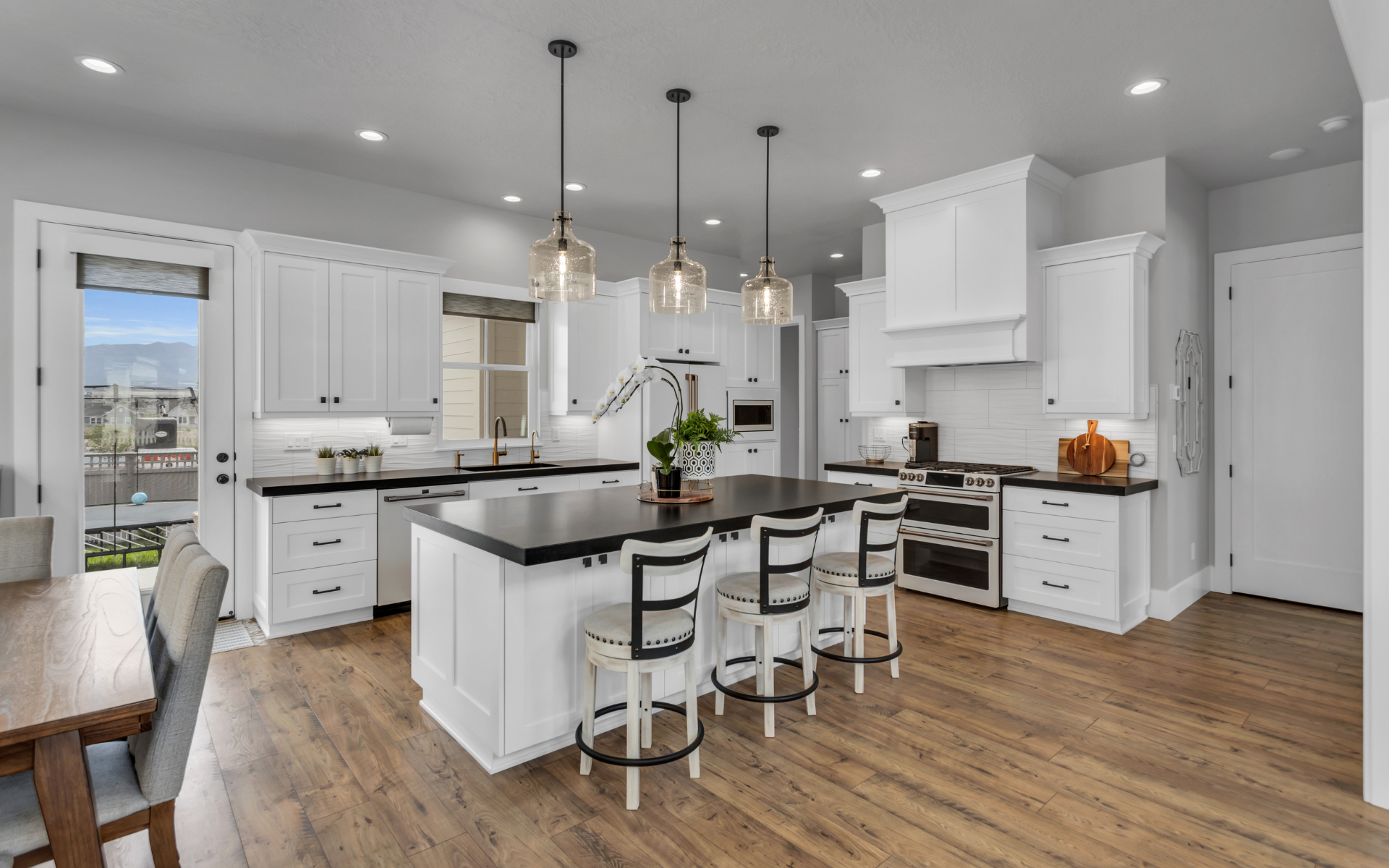 Custom Cabinet Options to Fit Your Needs