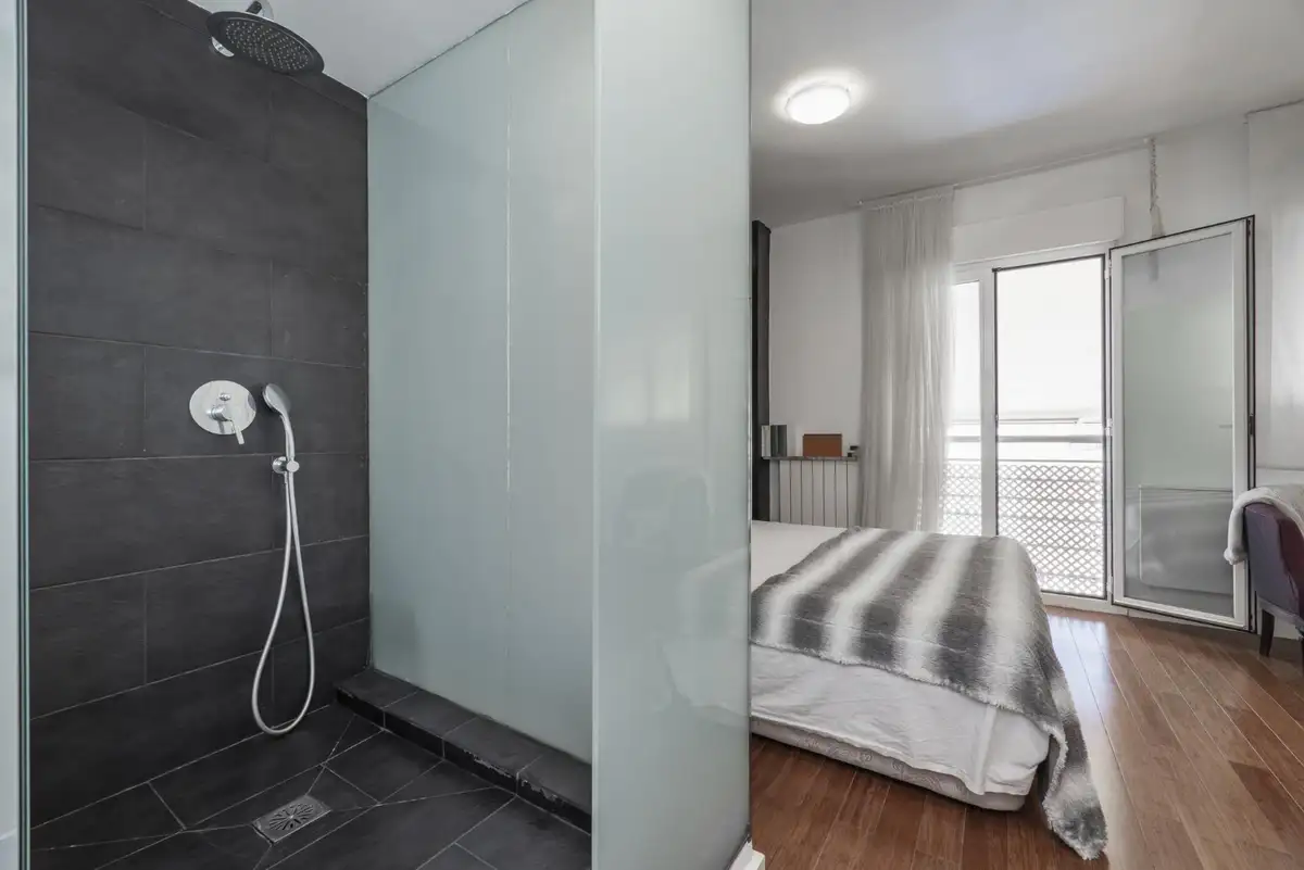 22 Stylish Walk-In Shower Ideas in 2025 6 Clear Glass Walls Walk-in Shower