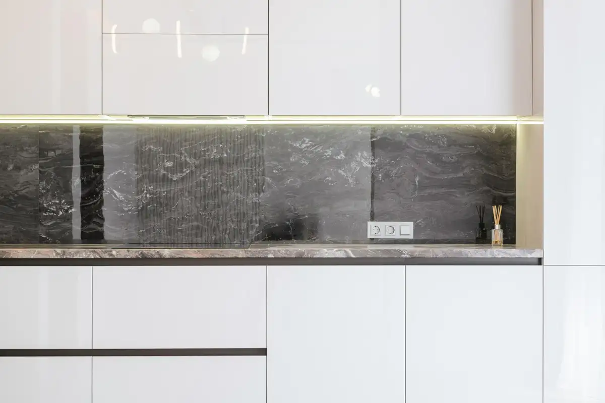 polished backsplash design
