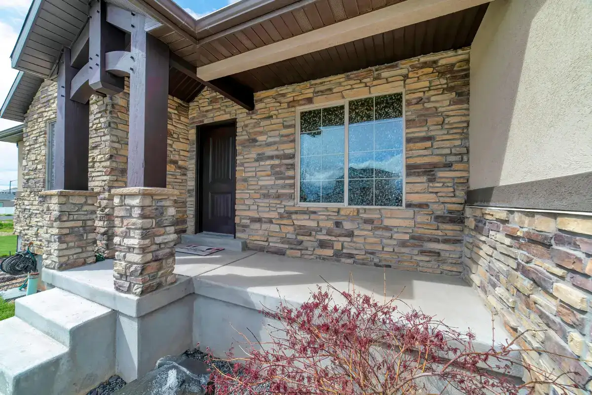outside of home cover with stone cladding